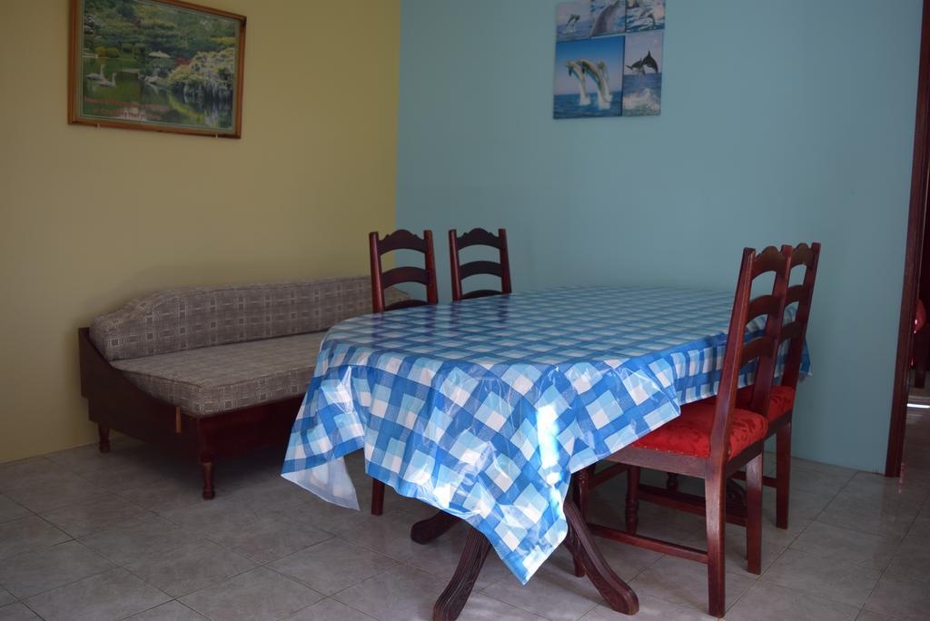 Mauri Holidays 'Budgeted Apartment' La Gaulette Oda fotoğraf