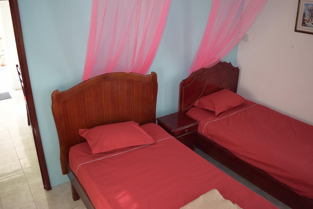 Mauri Holidays 'Budgeted Apartment' La Gaulette Oda fotoğraf