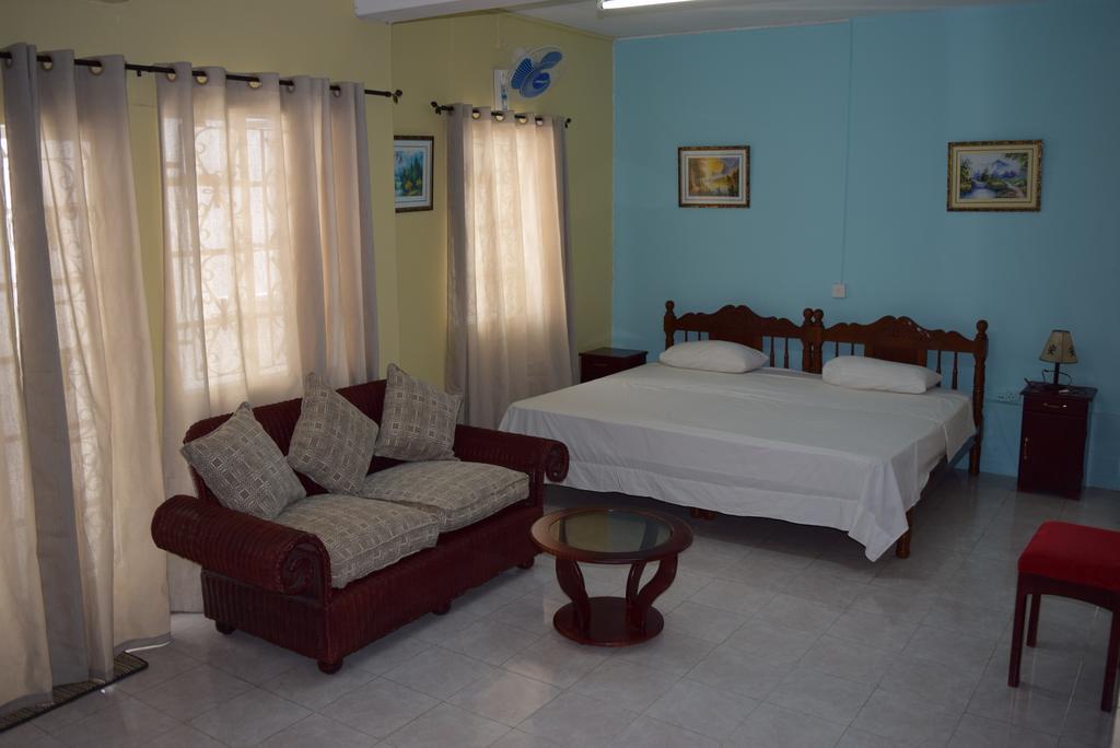 Mauri Holidays 'Budgeted Apartment' La Gaulette Oda fotoğraf